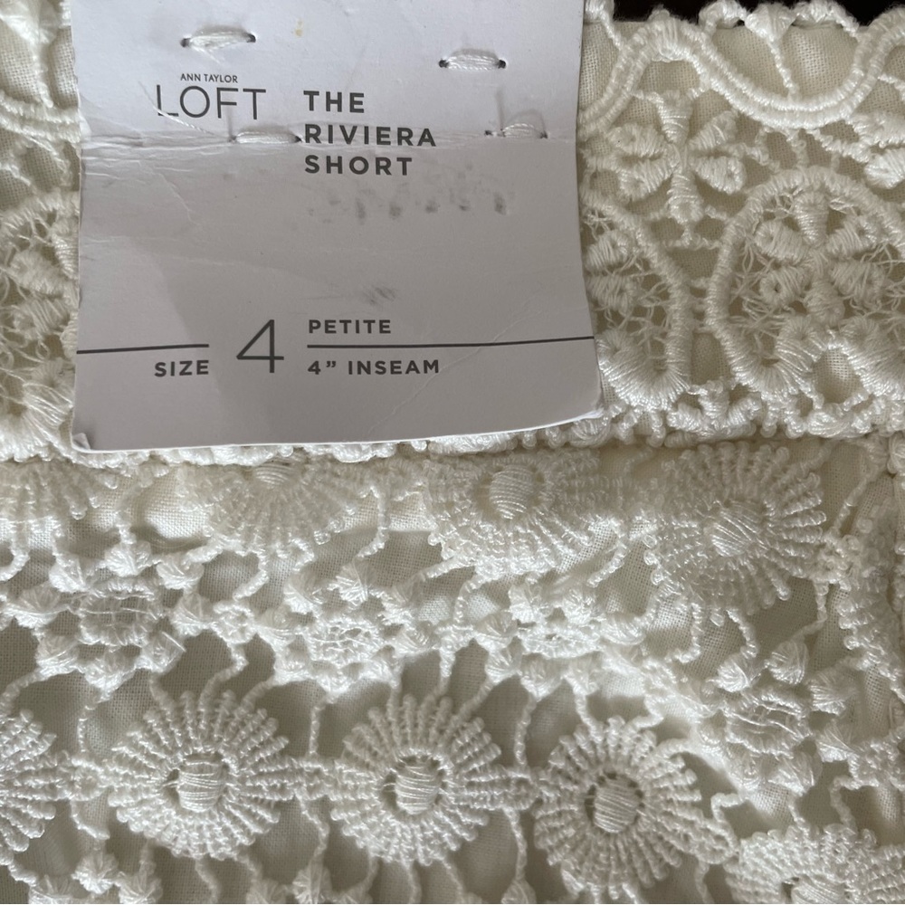 NWT Ann Taylor LOFT Ivory Layered Lace “The Riviera Short” - Picture 5 of 9